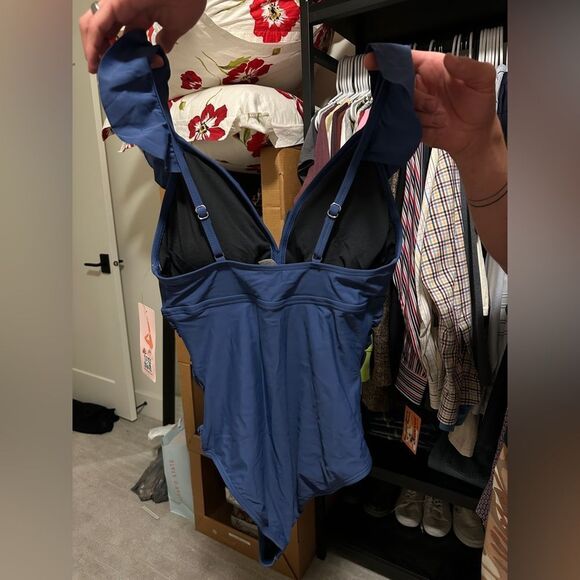 MEDIUM NWT SWIMSUIT - Picture 3 of 3